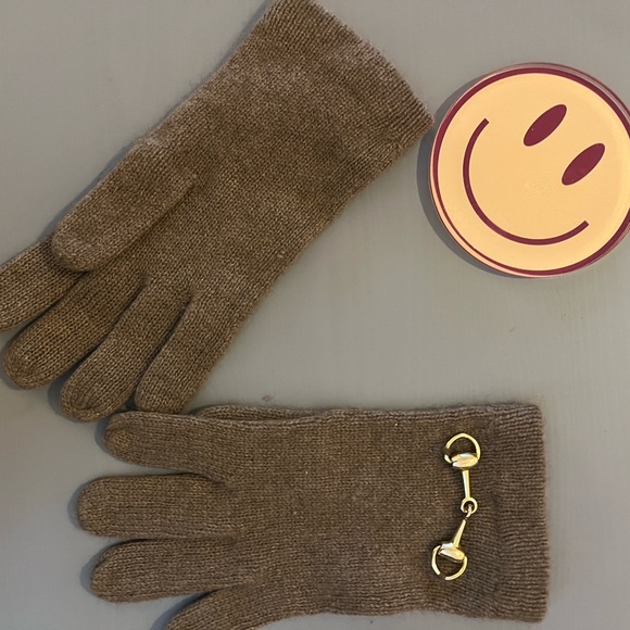 Cashmere Brown Gloves with Gold Accents - Picture 5 of 6